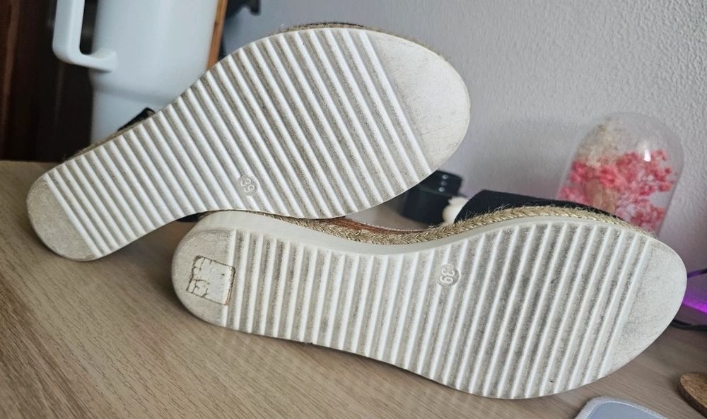 Sapatos de Cunha Verão