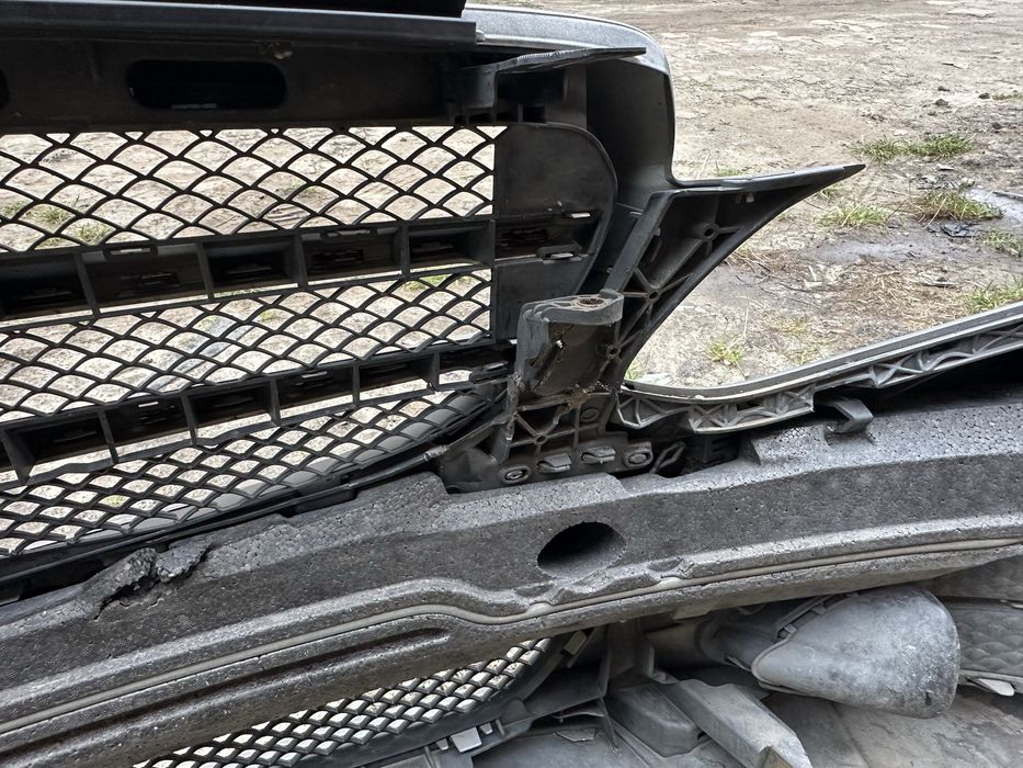 Продам передній бампер мерседес w212 рестайл в зборі 792 колір