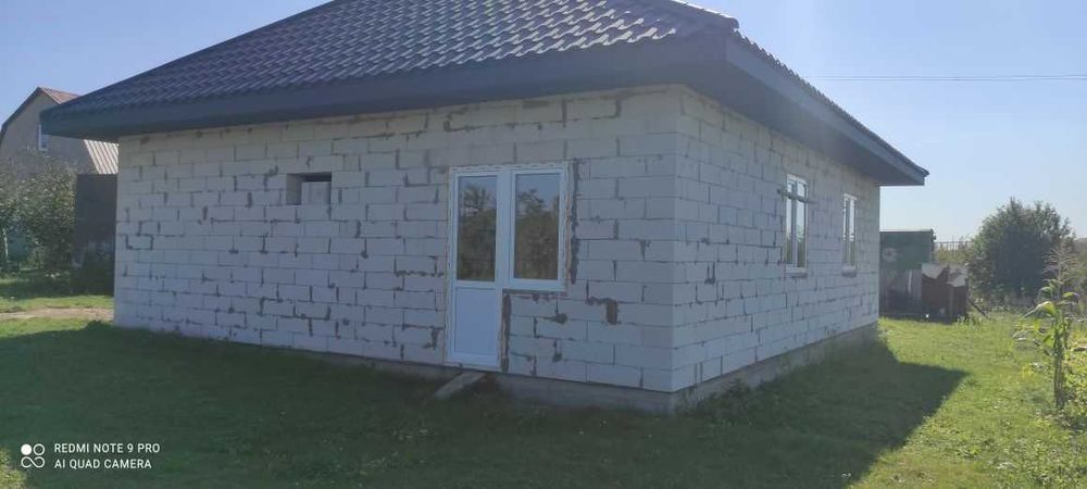 БУДИНОК + ЗЕМЛЯ | ЗА КНИЖКІВЦЯМИ |