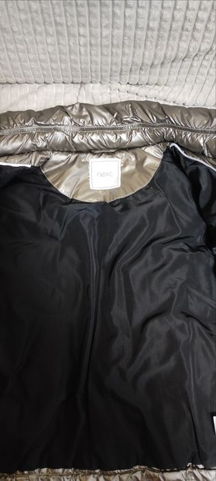 Продам куртку демісезонну на дівчинку Next в дуже гарному стані. Торг.