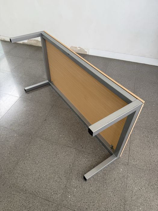 Mesa em excelente estado de madeira maçiça