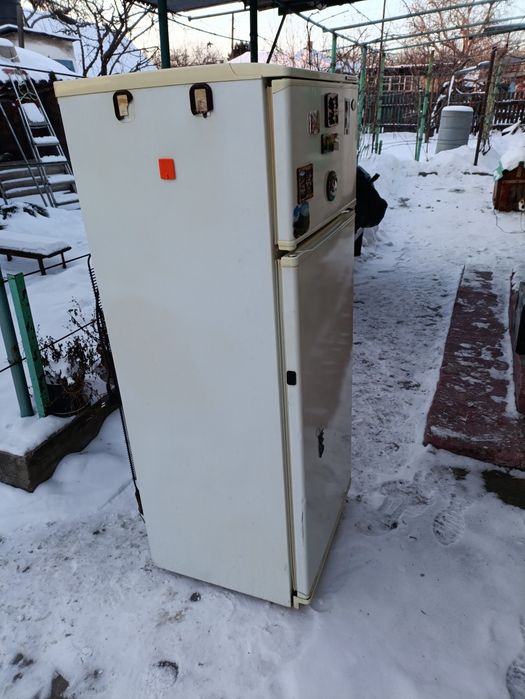 Продам холодильник