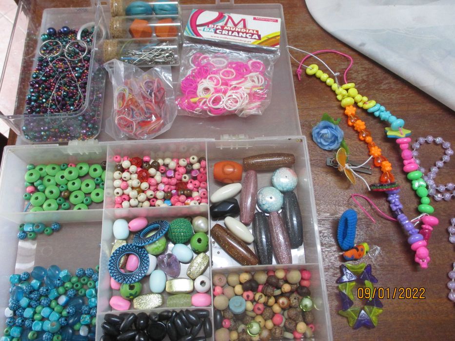 Missangas e contas diversas