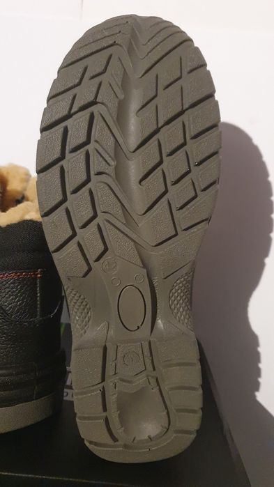 Buty nowe męskie robocze ocieplane ze stalowym podnoskiem rozmiar 42