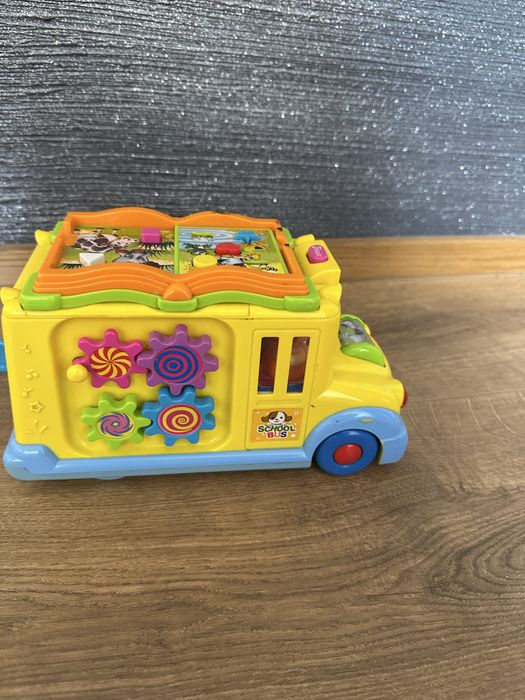Autobus interaktywny szkolny edukacyjny na baterie