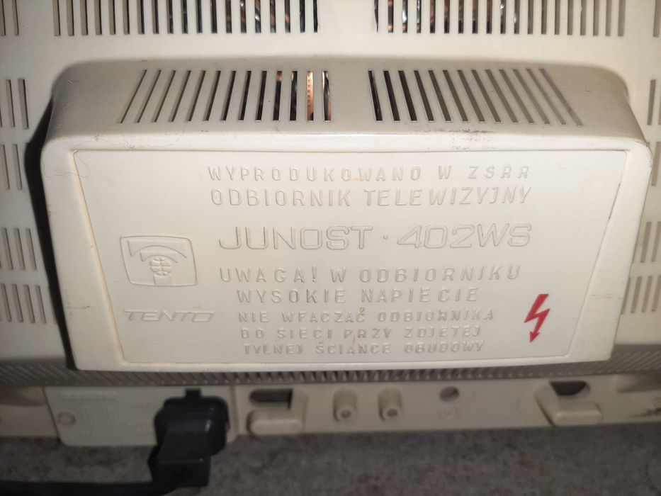 Telewizor JUNOST 402B czarno-biały
