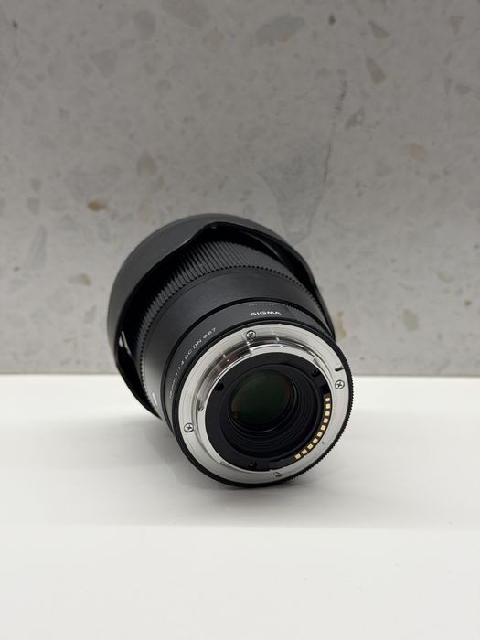 Sigma 16mm f/1.4 DC DN  Sony E