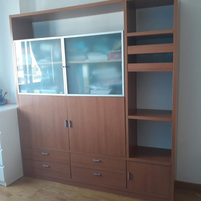 Conjunto de móveis de sala e secretária