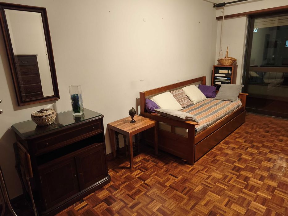 Cama dupla de solteiro