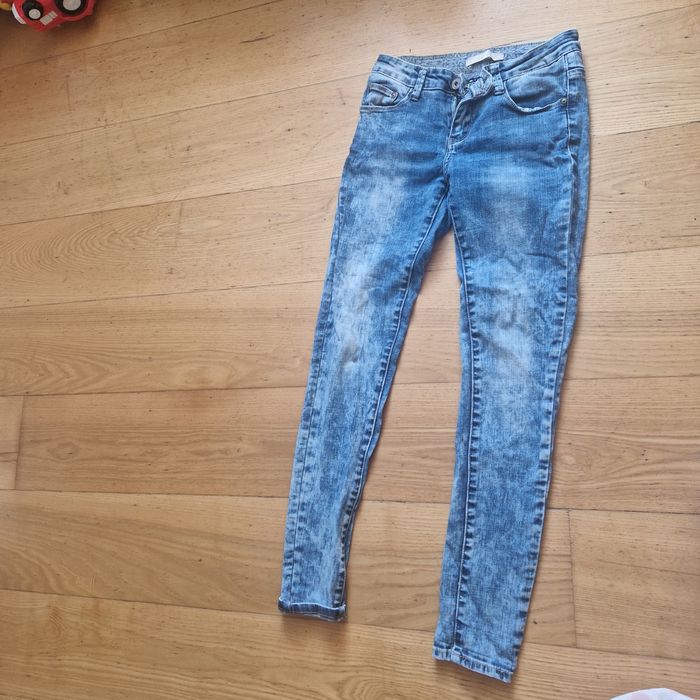 Spodnie jeans. .
