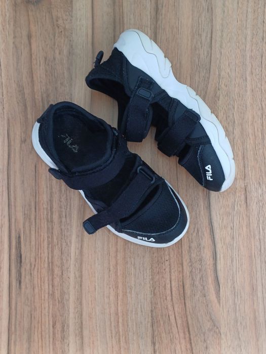 FILA босоножки сандалі / Skechers літні кросівки на дівчинку 32-33р