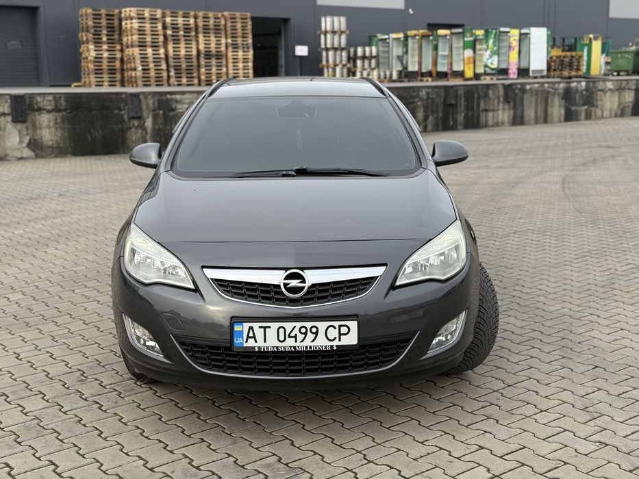 Продам Opel Astra j 2011p