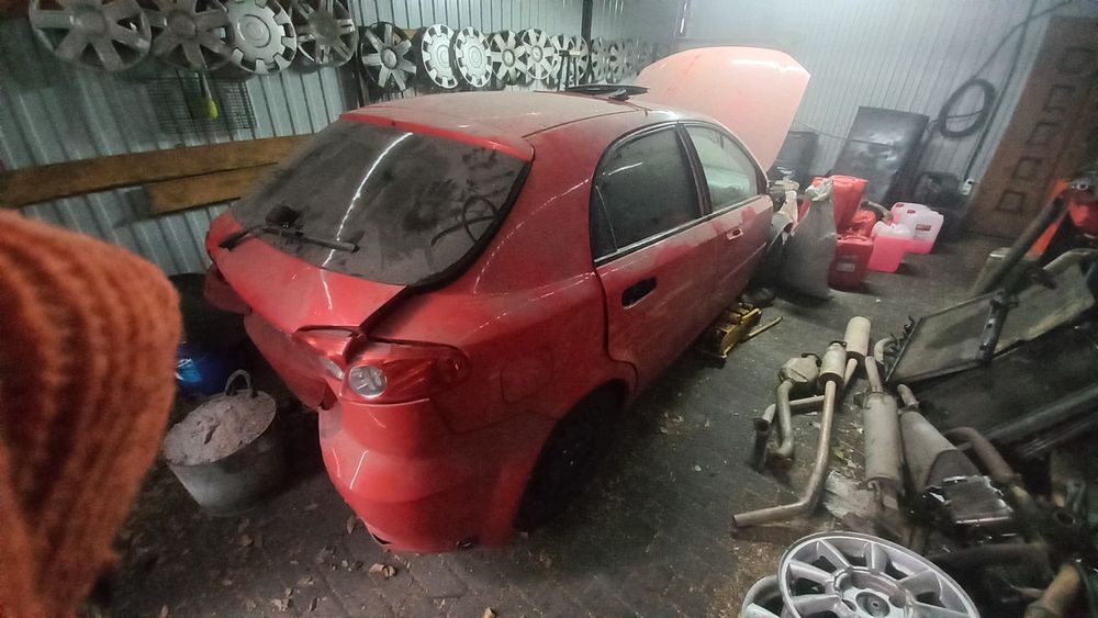 Шевролет Лачети  кузов или частями