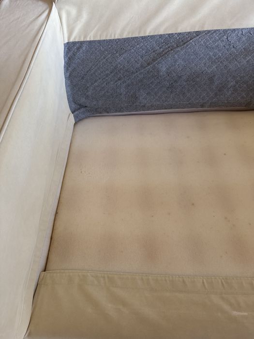 Sofa com chase long bege.