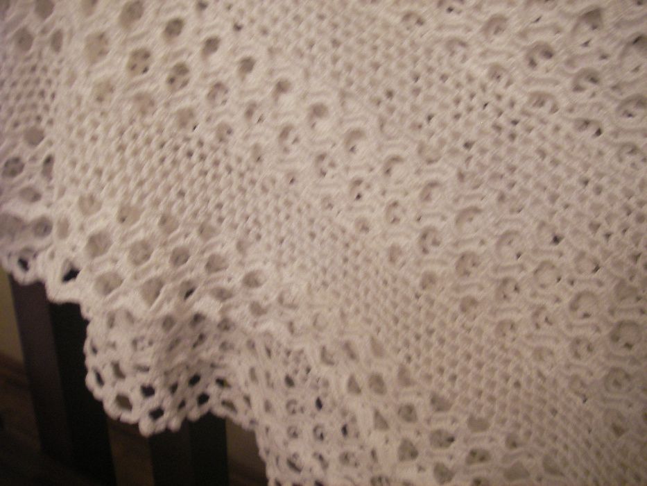 Renda manual toalha redonda nova!