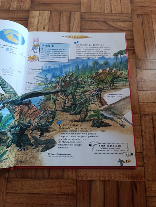 Livro os dinossauros da Disney