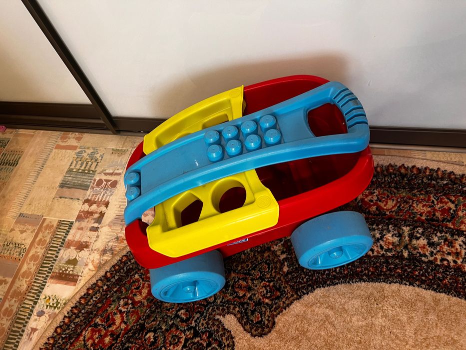 Mega Bloks тачка и кубики