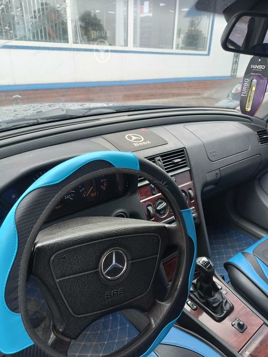 Мерседес Бенц С-180