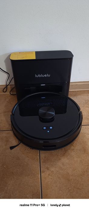 Robot odkurza-mopuje