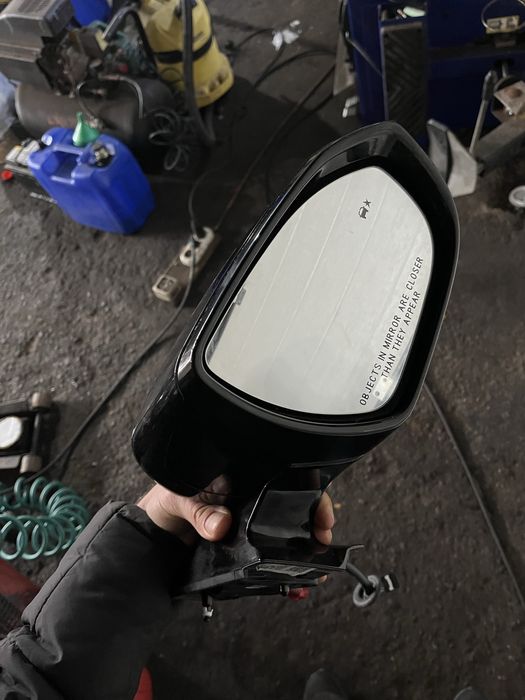 Chevrolet bolt ev 22-23 рік дзеркало праве