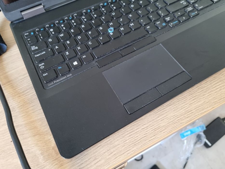 Dell Precision 3510 dotykowy mega wydajny radeon r9, intel i7