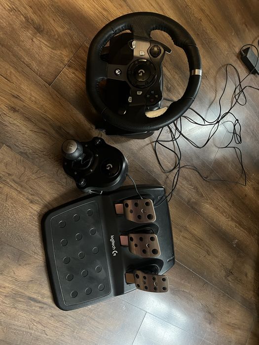 Kierownica logitech stan jak nowy
