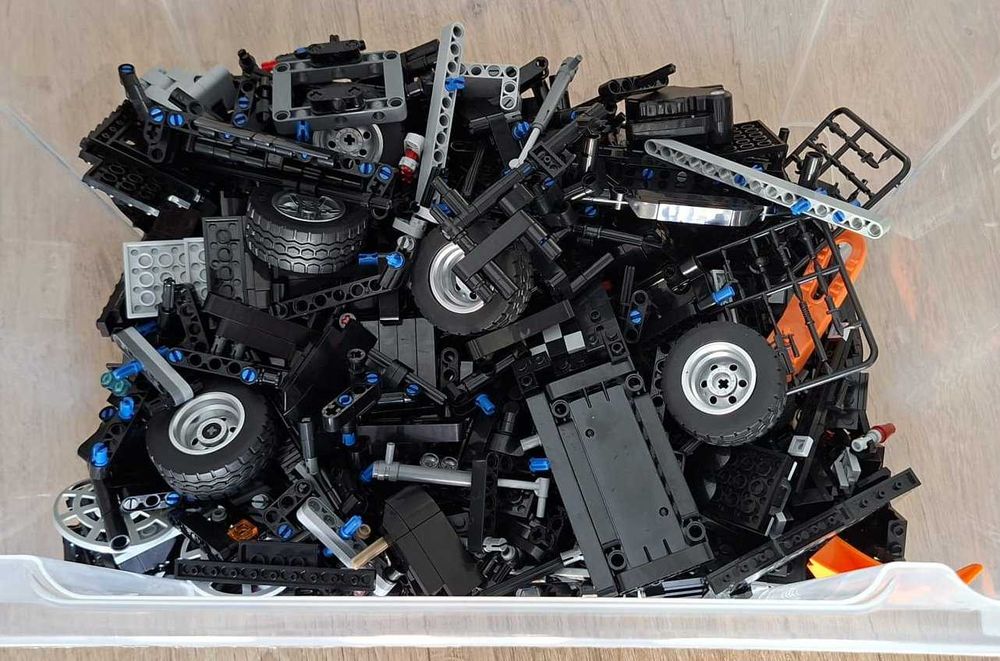 Lote de 4 conjuntos de blocos de construção estilo Lego (~3500+ peças) — Polícia, Carro e Jeep (desmontados)