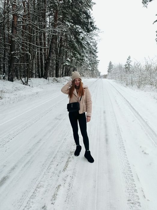 Продам дублёнку на девушку