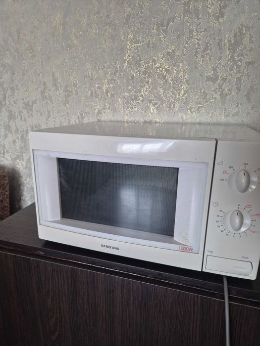 Продам мікрохвильовку Самсунг(повністю робочу)