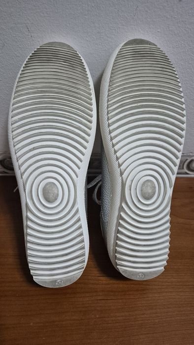Tenis/Sapatilhas prateadas