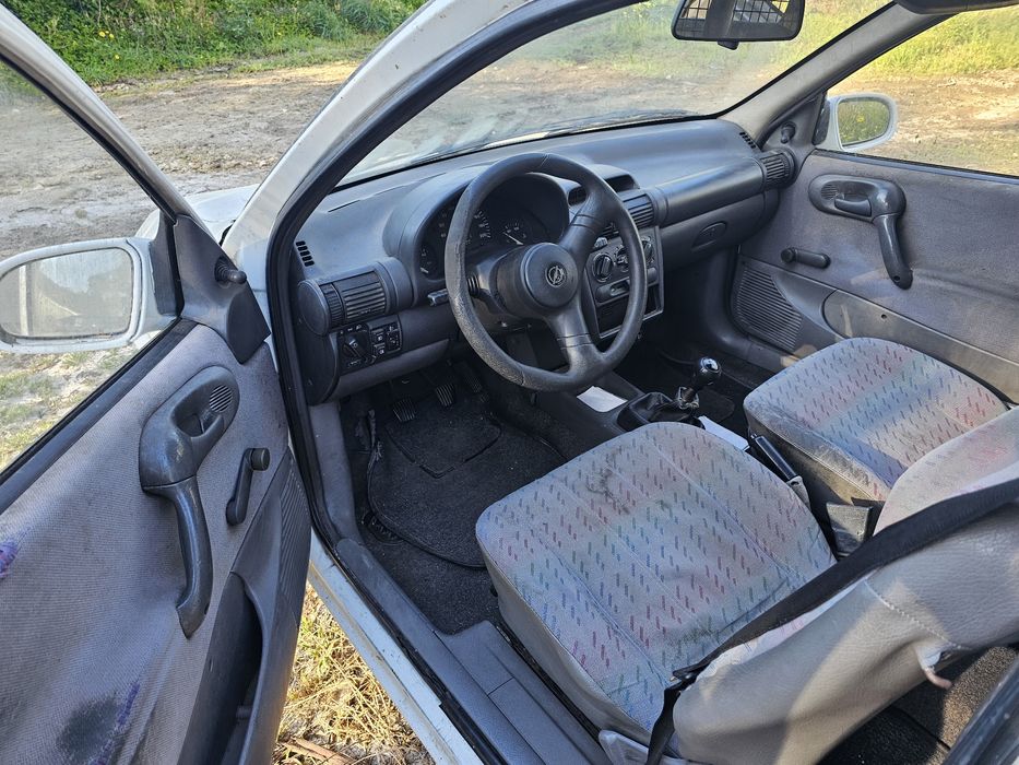 Opel corsa B comercial