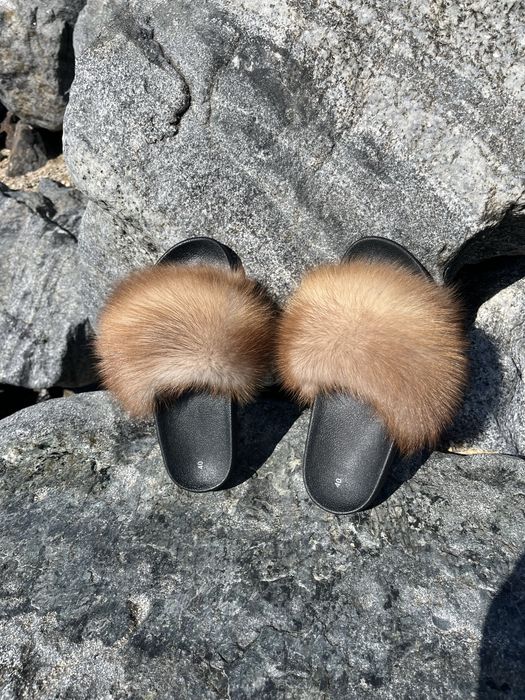 Шлепки тапки с мехом куница /соболь (не норка)