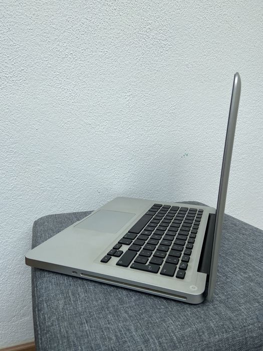 Macbook pro 2011 a funcionar