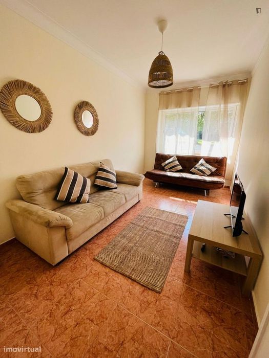 Quarto - localizado em Trafaria Lisbon