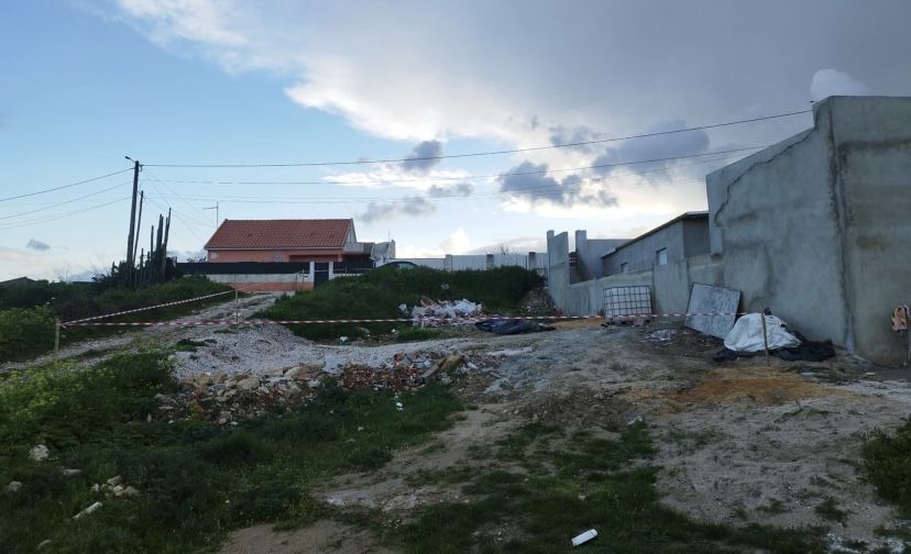 Terreno urbanizavel — Rio de Mouro, Lisboa