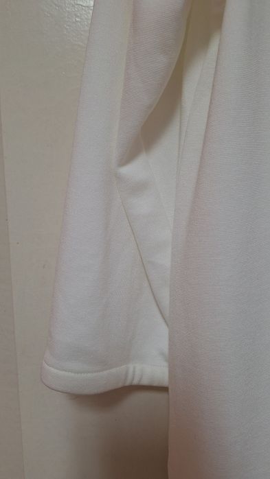 Camisola Parfois Branca

Básica e branca

Tecido com ligeiro relevo e