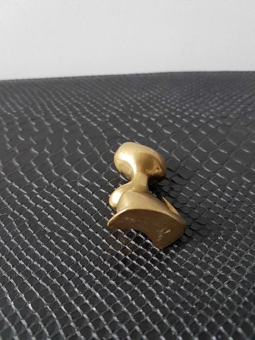 Vintage Mały antyczny mosiężny kot kotek waga 0,069kg