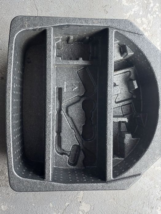 Wkład bagażnika styropian toyota auris kombi
