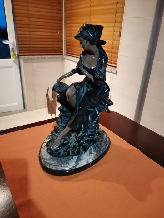 Peça Decorativa em mármore como nova