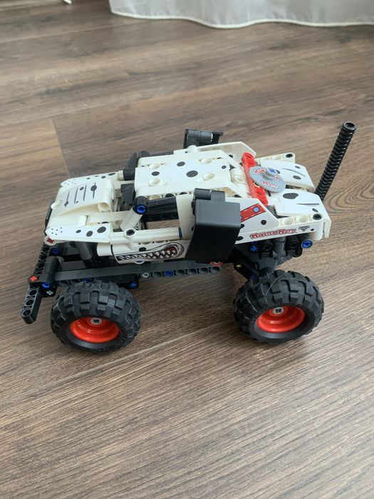 LEGO Technic Monster Jam Monster Mutt Dalmatian (42150) Без інструкції
