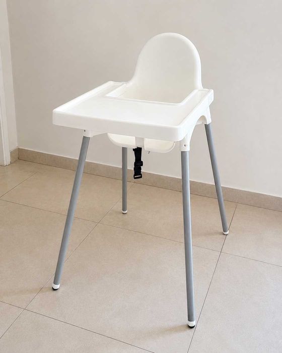 Cadeira alta de refeição IKEA ANTILOP com tabuleiro