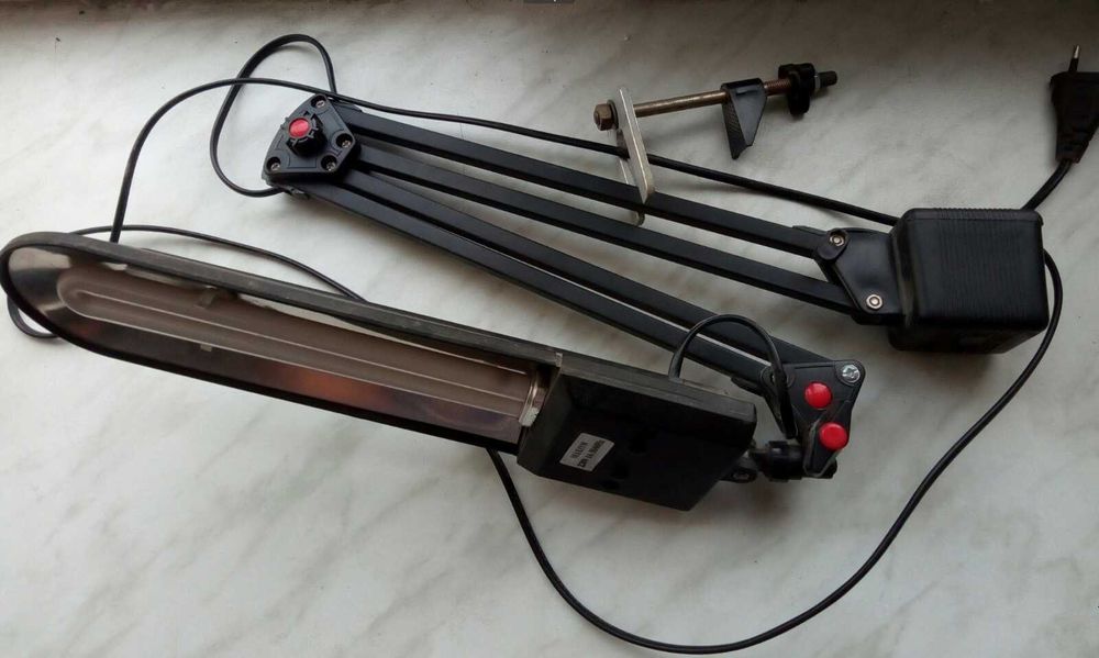 Лампа настольная на струбцине