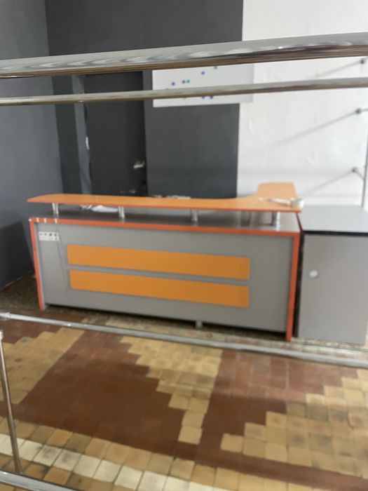 Продам меблі для магазину
