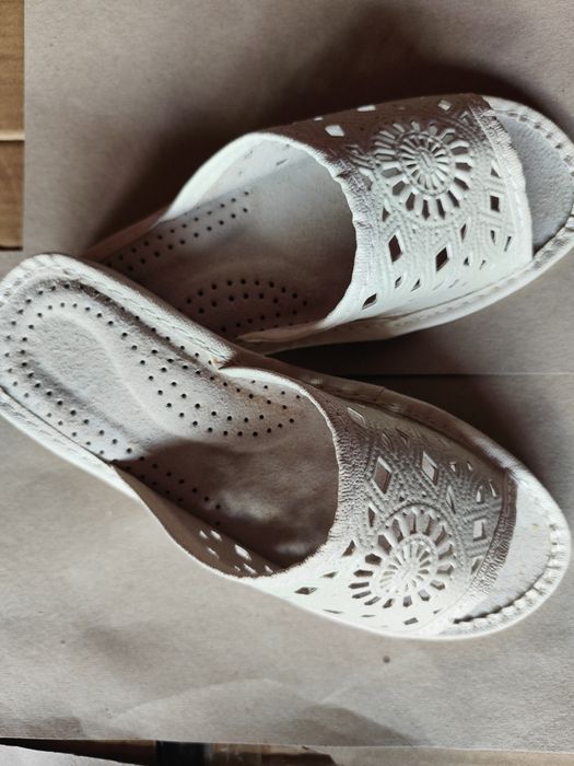 Nowe damskie 38profilowane kapcie góralskie skóra