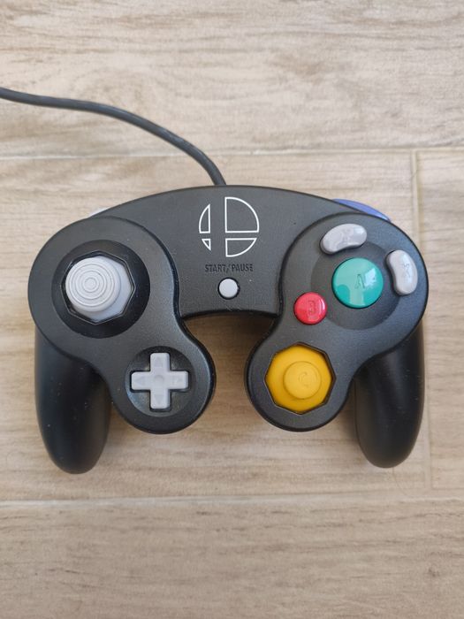 Comando GameCube edição Super Smash Bros Ultimate