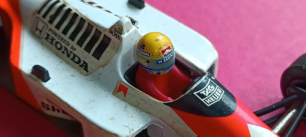 Raro carro antigo fórmula 1 Ayrton Senna em caixa de origem Matosinhos