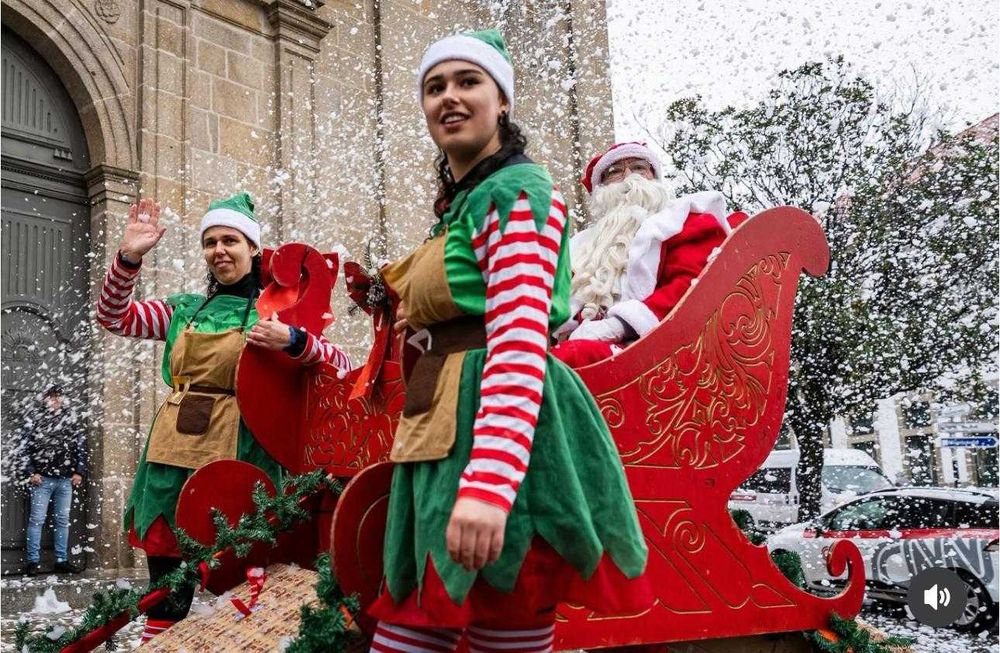 NATAL: comboio sob carris, carrossel, rampa de boias, pista de gelo, canhão de Neve, Pai Natal, Elfos, Borboleta Balancé