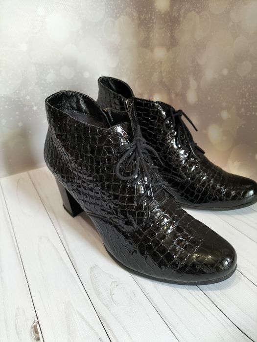 Ботинки жіночі шкіряні