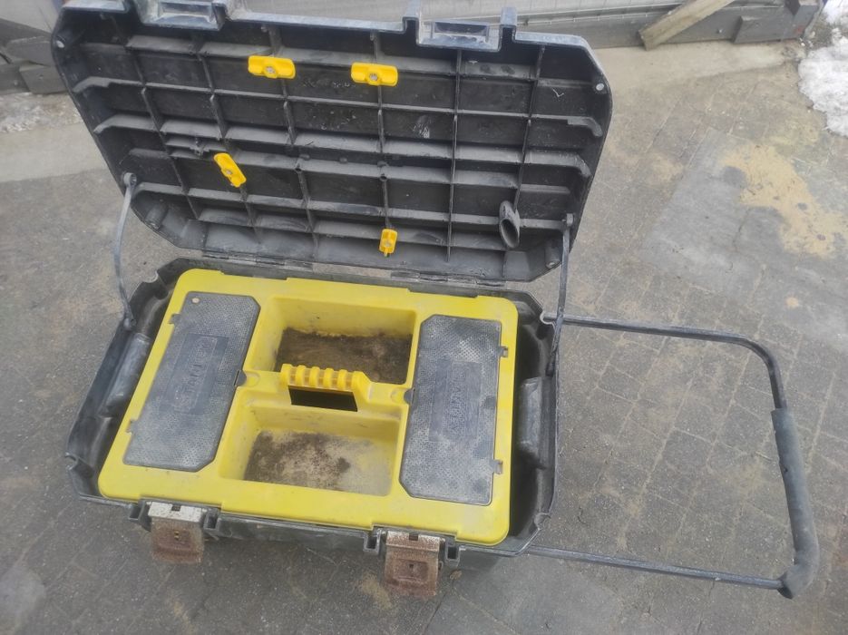 Skrzynia narzędziowa Rubi Stanley na kółkach