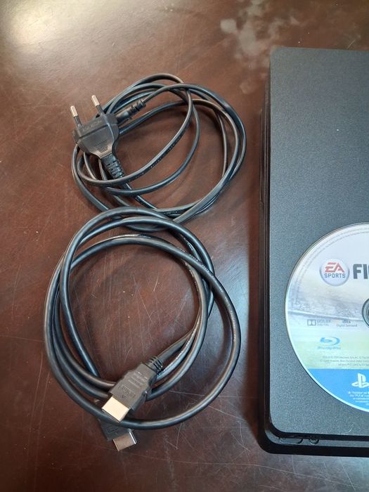 PS4 c/ Comando Oficial Dualshock 4 e Jogo FIFA